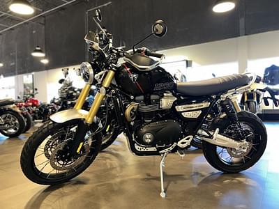 BOATZON | Triumph Scrambler 1200 XE Phantom Black Storm Grey 2025