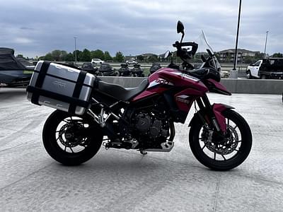 BOATZON | Triumph Tiger 900 GT Low Korosi Red 2021