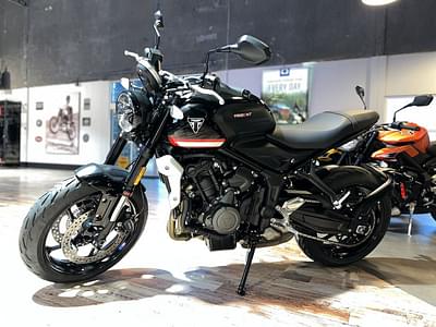 BOATZON | Triumph Trident 660 Sapphire Black 2024 BOATZON | Triumph Trident 660 Sapphire Black 2024
