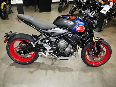 BOATZON | Triumph Trident 660 Triple Tribute Edition Sapphire Black and Cobalt Blue 2026