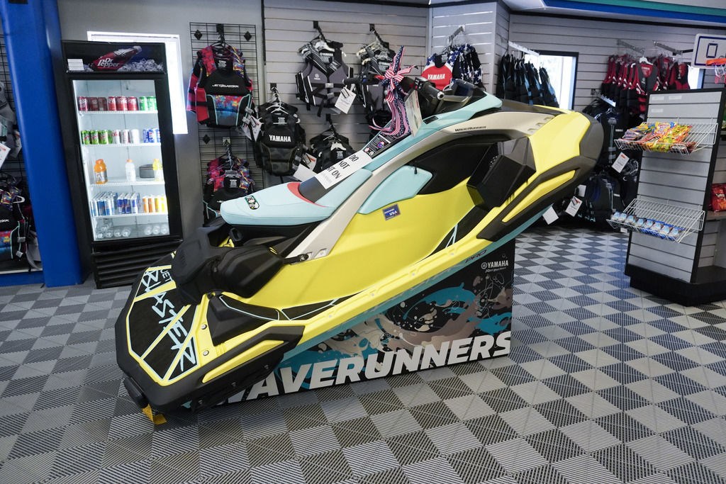 2025 Yamaha Waverunners JETBLASTER PRO 2LUNAR YELLOWMINT - Sold Boat
