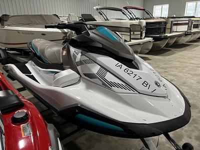 BOATZON | YAMAHA VX DELUXE W AUDIO 2023