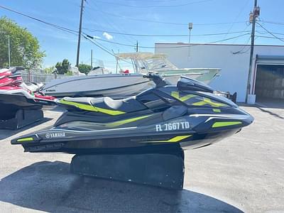 BOATZON | Yamaha Waverunners VXDLX 2022