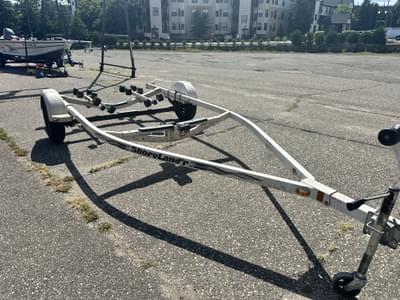 BOATZON | 2001 ShoreLandr R20L Roller