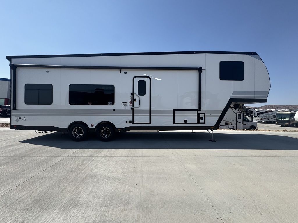 2025 ATC Trailers ATC Trailers 750 Series Fifth Wheel 3618 2025 - Sold Boat