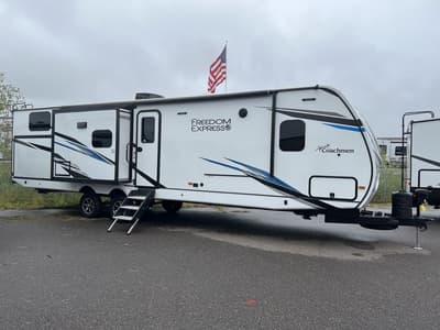 BOATZON | Coachmen Freedom Express Liberty Edition 320BHDSLE 2022 BOATZON | Coachmen Freedom Express Liberty Edition 320BHDSLE 2022