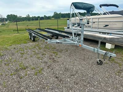 BOATZON | Genesis PF22TandemTritoon 2021