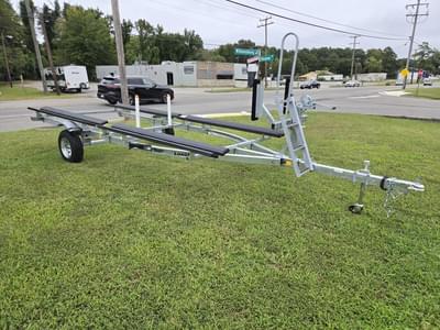 BOATZON | Load Rite PSeries Pontoon P18202750T 2025