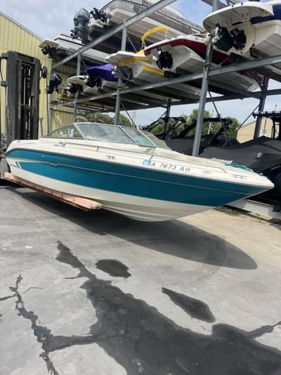 BOATZON | Sea Ray 220 Signature 1995