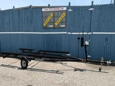 BOATZON | Yacht Club 18 Pontoon Trailer 2023
